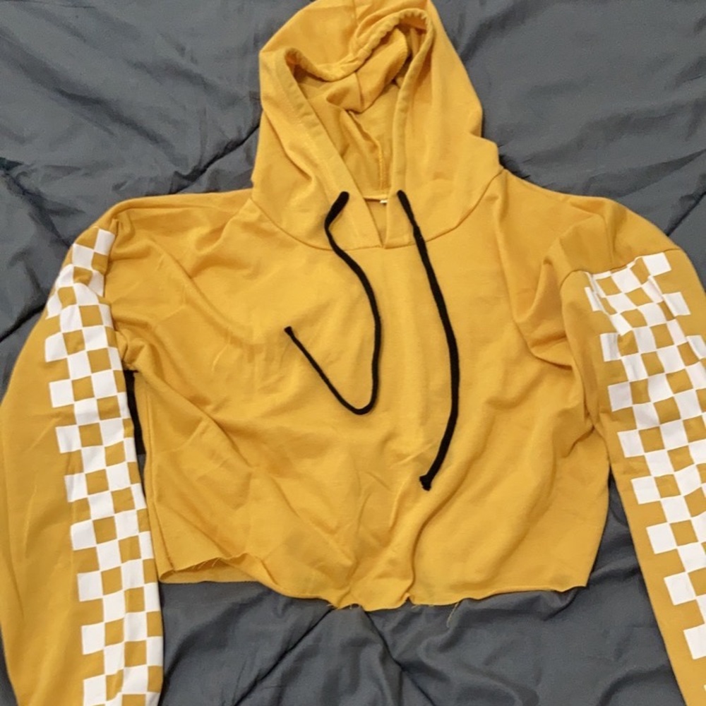 Hooded long sleeve crop